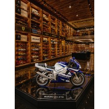 Oyuncak Sahili Suzuki Gsx R750 Motosiklet Masaüstü Orjnal Model 11.2 x 6.6 cm Süspansiyonlu Teker Katlanır Açılır Ayak Suzukı Koleksiyon Model
