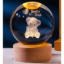 Renas Store Dekoratif Ayıcık Tasarımlı Ahşap Altlıklı Işıklı Cam Küre Cam:6cm Ahşap:2cm