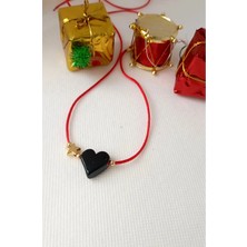 Nergis Collection Siyah Kalp Yıldız Detaylı Murano Choker Kırmızı Ip Kolye