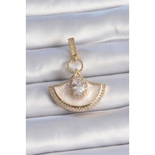 Hace Bazaar Pirinç Gold Renk Zirkon Taş Detaylı Beyaz Mineli Ajda Charm 5886 - HCB1237820-6566