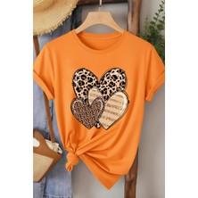 L'eivor Leopar Desenli Kalp Tasarım Baskılı Kadın T-Shirt