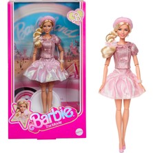 1001 Margot Robbie'nin Barbie'yi Canlandırdığı Filmden, Pembe Bluz ile Tütü Etek Giyen ve Uyumlu M�