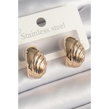 Armüz Pirinç Gold Renk Işleme Detaylı Yarım Halka Model Kadın Küpe