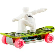 Meks Hot Wheels - Skate Grom - Hw Sports 1/5 - HKK42 - Short Card - Tony Hawk - Mattel 2023