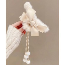 Meks Peluş Mandal Toka Fiyonklu Ucu Ponponlu,boncuklu ve Zincir Sallantılı Toka 11,5X5CM,SALLANTISI 13CM