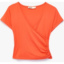 Koton Kadın Pamuklu Kısa Kollu Slim Fit Drapeli Tişört Günlük Tarz Kırmızı Polyester Karışımlı