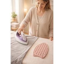 Maxi Trendy Dayanıklı Silikon Ütü Altlığı Isıya Dayanıklı Yanmaz Yapışmaz Ütü Taban Koruyucu Pratik Taşınabilir Ütü Park Pedi Kaymaz Yüzeyli Ev Tipi Ütü Aksesuarı Asorti Renk