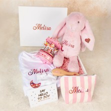 Hellobox Kişiselleştirilmiş Kız Bebek Hediye Seti | Yeni Doğan Bebek Hediyesi - Anneler Günü - Baby Shower - Doğum Hediyesi - Bebek Hediye Seti