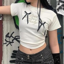 Balina Beyaz Love To Love You Baby Fiyonk Kısa Kollu Crop