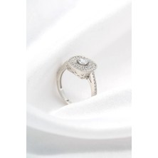 Tayfun Silver Kare Kesim Kristal ile Geceye Meydan Okuyan 925 Ayar Gümüş Kadın Yüzük