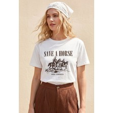 Sherin Ekru Western Tema Baskılı Basic Tişört