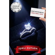 Carat Stone Işıklı Kutuda 925 Ayar Gümüş Tektaş Yüzük ve Sonsuzluk Yüzük Set