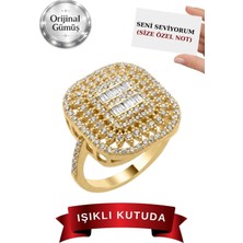 Carat Stone Işıklı Kutuda Gümüş 3 Sıralı Büyük Model Baget Taşlı Kadın Yüzük