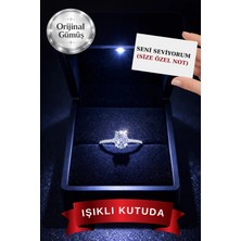 Carat Stone Işıklı Kutuda 1 Carat Kadın Oval Gümüş Yüzük (Pırlanta Işıltılı)
