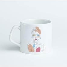 Art Düşünen Kız Tasarımlı Porselen Kupa Bardak 7,5 cm Yüksekliğine ve 8 cm Çapına