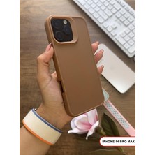 Kamera Korumalı Darbeye Dayanıklı Renk Atmayan Keep Silikon Kılıf Kahverengi iPhone 14 Pro Max ile Uyumlu