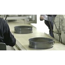 Bake & Kelepçeli Kapaklı Yuvarlak Kek Kalıbı 26 cm