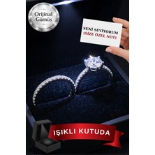 Carat Stone Pırlanta Işıltılı Gerçek Gümüş Tektaş ve Tamtur Yüzük (Işıklı Yüzük Kutusunda Gelir)