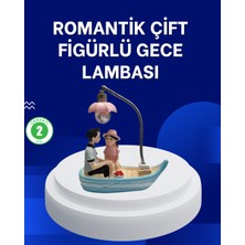 Romantik Sandal Üzerinde Çift Figürü LED Gece Lambası Masa Dekoru