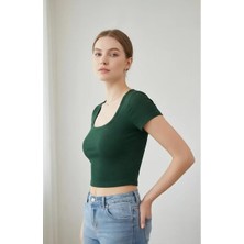 Lux Store Kadın Yeşil Yarım Kol Düz Yaka Crop Top Bluz – Şık, Rahat Kolay Kombinlenebilir