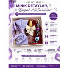Novaly Store Özel Hediye Kutusu - Parfüm, Nazar Boncuklu Anahtarlık ve Fiyonk Tokalı Şık Hediye Seti
