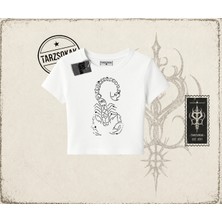 Tarzsokak Unisex Akrep Kadın Baby Tee Beyaz