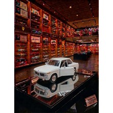 Oyuncak Sahili Bmw 2002 Ti Klasik Model 1.36 Ölçek Dıecast 12CM Metal Araba Kapı Açılır Çekbırak Motorlu Metalıc Beyaz