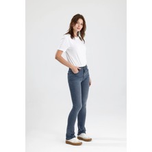 Özel Seri Açık Indigo Denim MONICA24 Yumuşak Doğal His Veren Kadın Jean Pantolon