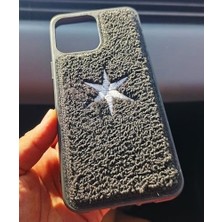 Nakışlı iPhone Kılıfı – Estetik Işlemeli Tasarım, Darbe Emici, Yumuşak Kenar Koruma, Şık ve Dayanıklı Kılıf (Yıldız, IPhone 15 Pro)