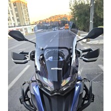 Motocam Qj Srt 700 Ön Cam 2022-2026 Model 54CM Füme Renkli 4mm