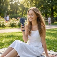 Maxi Trendy Mini-Fan Taşınabilir El Fanı, Masaüstü Standlı, USB Şarjlı, 16 Cm, 3 Kademeli Hız Ayarlı Masaüstü & El Tipi Kompakt Boyut, Mavi