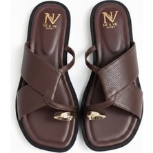 Ne&Ve Shoes Kahve Deri Aksesuar Detaylı Parmak Arası Kadın Terlik