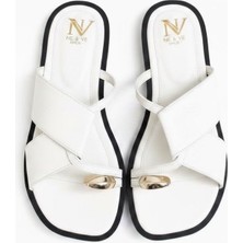 Ne&Ve Shoes Beyaz Deri Aksesuar Detaylı Parmak Arası Kadın Terlik