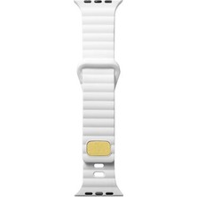 Apple Watch 7 41MM Şık Silikon Gövde Tokalı Sağlam Metal Kordon KRD73