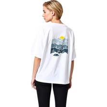 PayBuy Kadın Oversize Tişört Katmanlı Dağ Silüeti Kamp Çadırı Çam Ağacı Doğa Baskılı Rahat Kesim Günlük