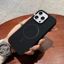 iPhone 15 Pro Max Kılıf Magsafe Şarj Özellikli Pürüzsüz Soft Ruby Silikon Slim Fit Şık Lüks Kapak
