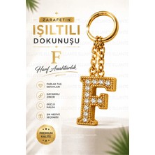 Ellante Kişiye Özel Harf Anahtarlık Altın Renk Zirkon Taşlı Şık Çanta Süsü Anahtar Aksesuarı Hediyelik Harf Kolyesi Görünümlü Tasarım