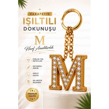 Ellante Kişiye Özel Harf Anahtarlık Altın Renk Zirkon Taşlı Şık Çanta Süsü Anahtar Aksesuarı Hediyelik Harf Kolyesi Görünümlü Tasarım