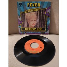 Plakperest Peggy Lee   –  Fever  -  1975  Fransa Basım 45LIK Plak
