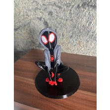Riva Self Miles Morales Kapüşonlu Heykeltraş Pozu - 3D Baskı Koleksiyon Figürü