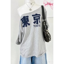 Moonstyle Collection Gri Tokyo Y2K Kısa Kollu Off Shoulder Kayık Yaka Street Styling Bluz