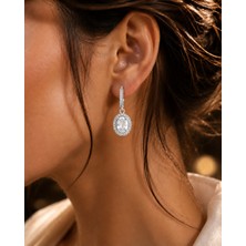 Lia Charm Gümüş Renk Oval Taşlı Sallantılı Küpe - Işıltılı ve Şık
