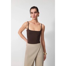 Vatkalı Kare yaka bodysuit