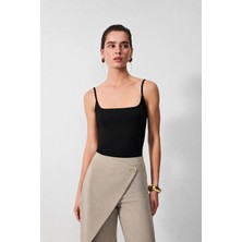Vatkalı Kare yaka bodysuit