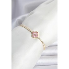 Inure Jewelry Pirinç Gold Renk Pembe Zirkon Taşlı Yonca Model Su Yolu Kadın Bileklik