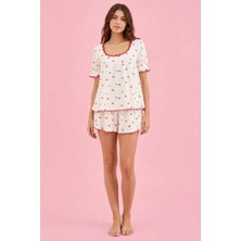 Bella Notte Ekru Kiraz Desenli Kare Yaka Şortlu Pijama Takımı