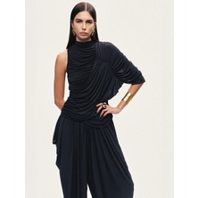 Nocturne Asimetrik Kol Detaylı Drapeli Bluz 6248