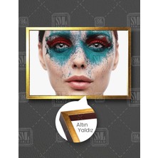 SML Tablo Mavi ve Kırmızı Toz Göz Makyajlı Kadın Make Up Güzellik Salonu Yatay Çerçeveli Kanvas Tablo