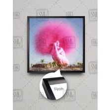 SML Tablo Doğa Içerisinde Afro Saçlı Pembe Büyük Heykel Render Sürreal Kare Çerçeveli Kanvas Tablo