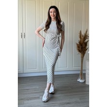 Dilay Gökoğlu Butik Puantiyeli Modal Kumaş Bel Bağlamalı Midi Beyaz Elbise